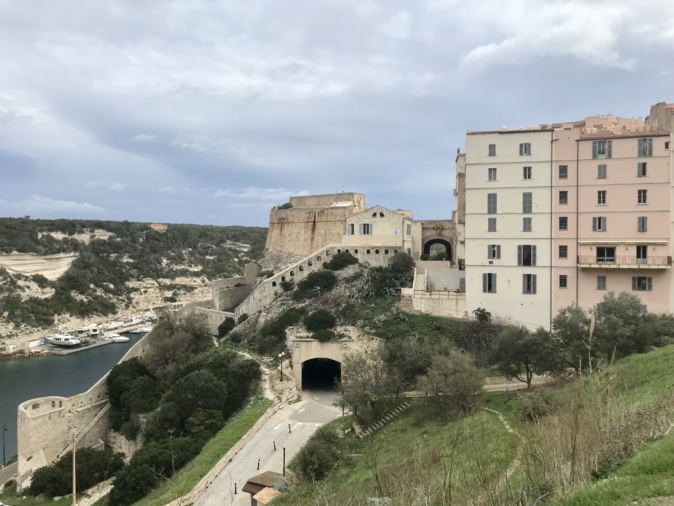 Le plan local d'urbanisme de Bonifacio a été abrogé il y a un an et demi. Le plan local d'urbanisme de Bonifacio a été abrogé il y a un an et demi.