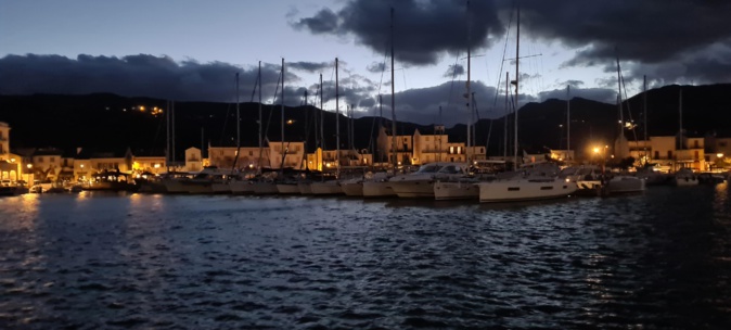 La photo du jour : crépuscule hivernal à Macinaggio