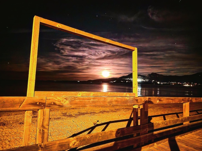 La photo du jour : a luna splende sopra… Calvi La photo du jour : a luna splende sopra… Calvi