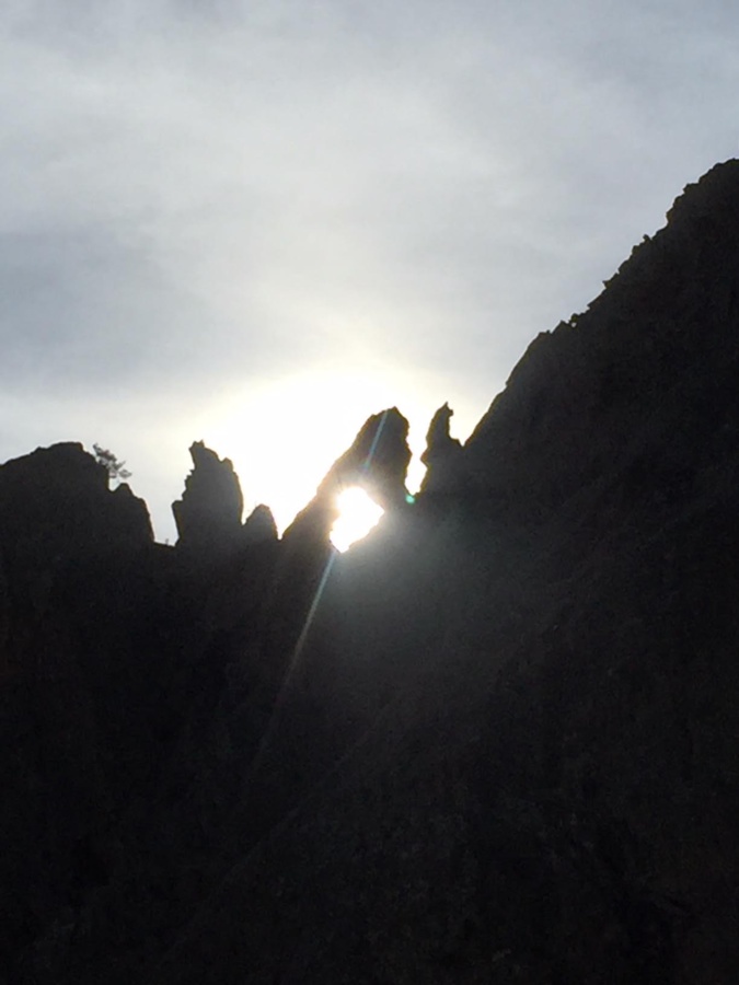 La photo du jour : quand le le soleil transperce l’arche d’Alsatu