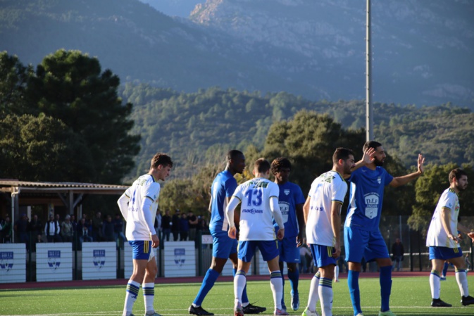 Football Grand Sud : Le Sud FC leader en R1 Football Grand Sud : Le Sud FC leader en R1