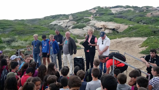 Joëlle Le Mouellic, micro en main, lors d'une remise de récompenses Joëlle Le Mouellic, micro en main, lors d'une remise de récompenses
