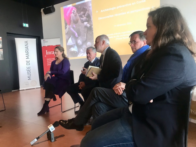 Dominique Garcia au centre de la photo