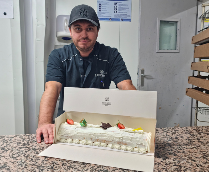 Voilà votre bûche terminée ! Comptez 1h15 de préparation pour 6 à 8 personnes Voilà votre bûche terminée ! Comptez 1h15 de préparation pour 6 à 8 personnes