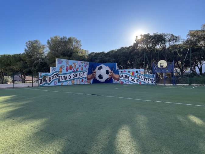 Le terrain de football de Paese Novu où se tiendra la manifestation "Racailles Fora" du samedi 13 janvier.