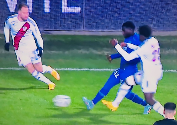 L'AC Ajaccio s'est incliné à Troyes lors de la 20e journée de Ligue 2. L'AC Ajaccio s'est incliné à Troyes lors de la 20e journée de Ligue 2.