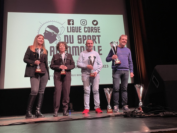 Le podium VHRS (pilotes/copilotes)