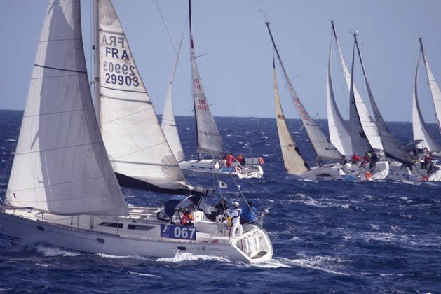 Départ féerique en baie de Calvi de la 51e "Croisière Bleue" Départ féerique en baie de Calvi de la 51e "Croisière Bleue"