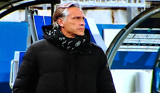 L'entraineur Régis Brouard très déçu de son équipe en seconde mi-temps. L'entraineur Régis Brouard très déçu de son équipe en seconde mi-temps.