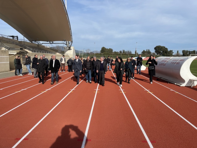 Tour de (nouvelle) piste pour les personnalités.