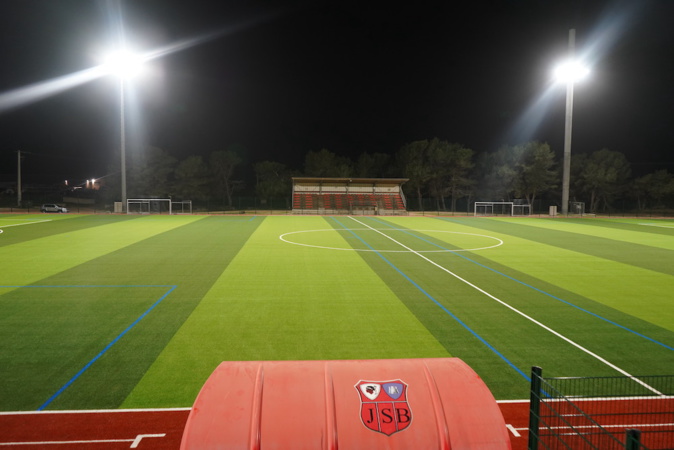 Bonifacio : Le stade Antoine-Tassistro fait peau neuve Bonifacio : Le stade Antoine-Tassistro fait peau neuve