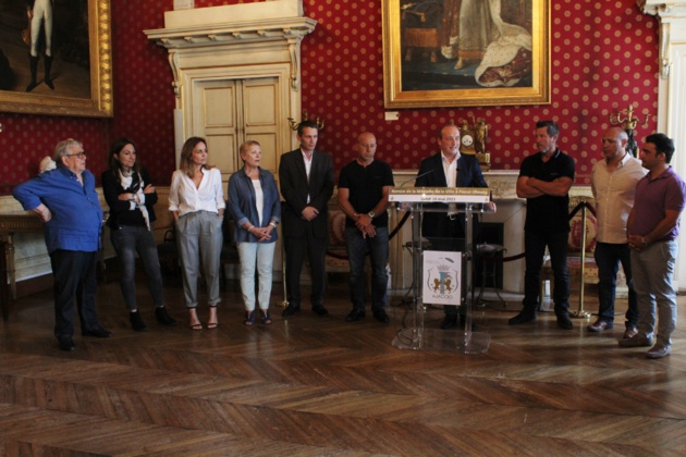 Pascal Olmeta reçoit la médaille de la Ville d'Ajaccio Pascal Olmeta reçoit la médaille de la Ville d'Ajaccio