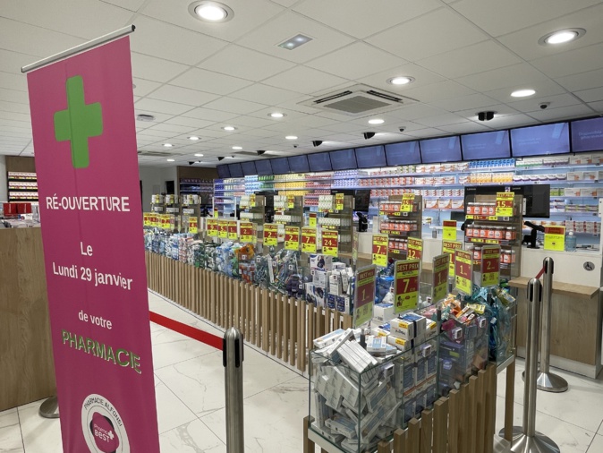 Les stands de la pharmacie Alfonsi de Biguglia sont prêts pour accueillir des clients pour la réouverture.