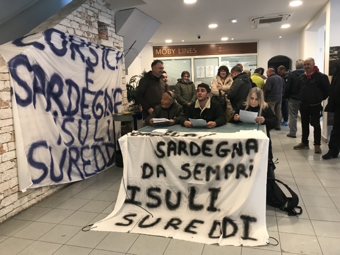 Les militants de Core in Fronte ont tenu une conférence de presse à Bonifacio, ce vendredi. Les militants de Core in Fronte ont tenu une conférence de presse à Bonifacio, ce vendredi.