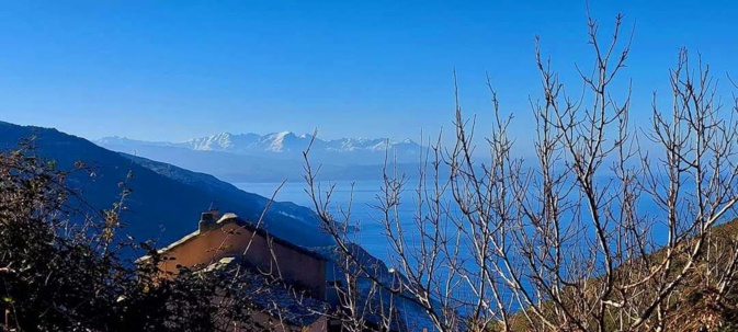 Cintu, Padre, Capu Biancu San Parteu e monte Grossu visti da Barrettali (Françoise Geronimi)