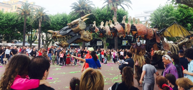 La "Fête du Printemps" fait son carnaval à Bastia La "Fête du Printemps" fait son carnaval à Bastia