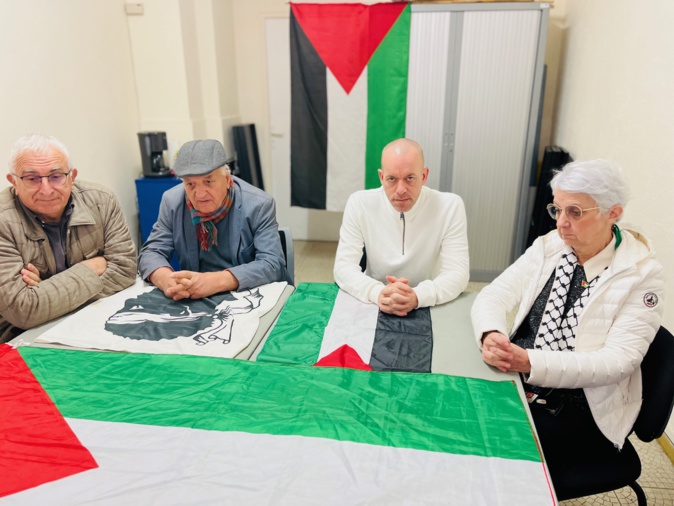 Salah Hamouri (en compagnie des membres de l'association Corsica-Palestine) est en Corse pour dénoncer les massacres d'Israël en Palestine.