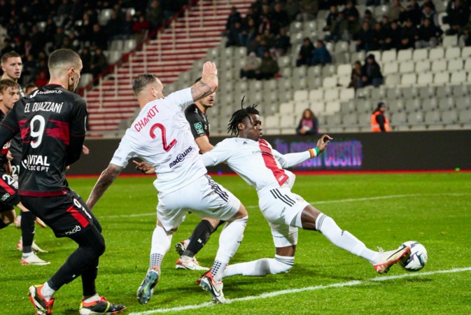 Olivier Pantaloni (AC Ajacccio) : « On doit viser la 3e place » Olivier Pantaloni (AC Ajacccio) : « On doit viser la 3e place »