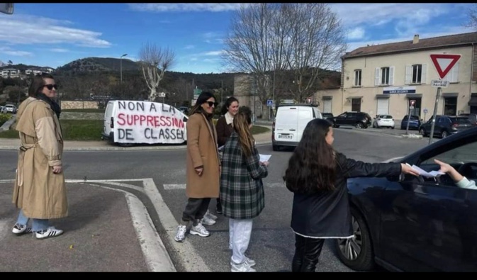 Corte : Mobilisation des parents d’élèves et blocages en vue contre la fermeture d’une classe à Sandreschi Corte : Mobilisation des parents d’élèves et blocages en vue contre la fermeture d’une classe à Sandreschi