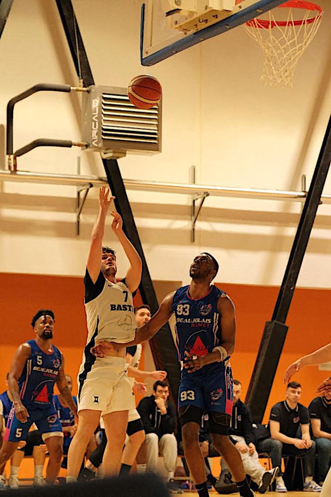 Coupe de France de Basket : la marche était trop haute pour l'EFOB Coupe de France de Basket : la marche était trop haute pour l'EFOB
