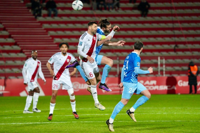 L’AC Ajaccio bute sur Amiens ...et ses poteaux (0-0) L’AC Ajaccio bute sur Amiens ...et ses poteaux (0-0)