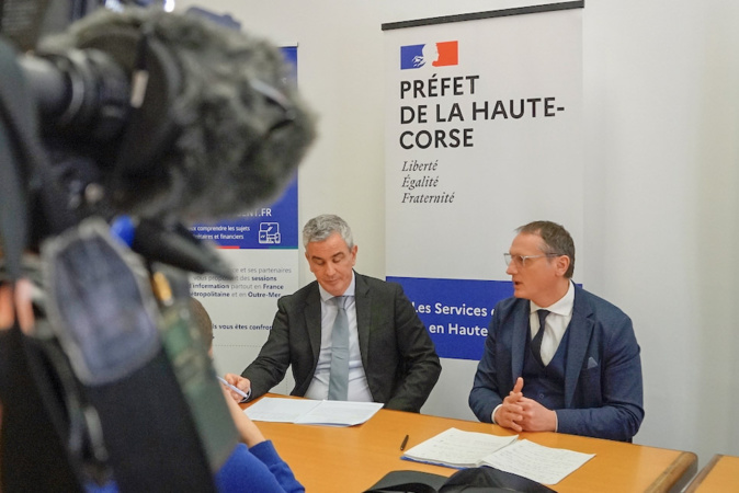 Laurent Fustec, directeur départemental de Haute-Corse de la Banque de France et le Préfet ont commenté les chiffres du surendettement de 2023 © LH