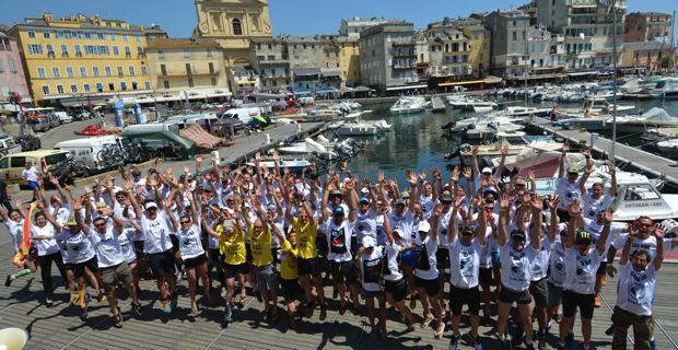 Les 30 équipes participantes. Photo Christophe Melchers.