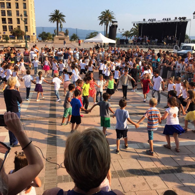  Christophe Mondoloni et à Festa di a lingua corsa in Aiacciu : "Bona sera à tutti è à un antr'annu s'è Diu Vole"