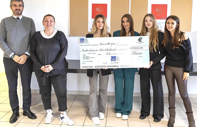 Un chèque de 2 000 euros pour l'association Sensi’Teen Un chèque de 2 000 euros pour l'association Sensi’Teen