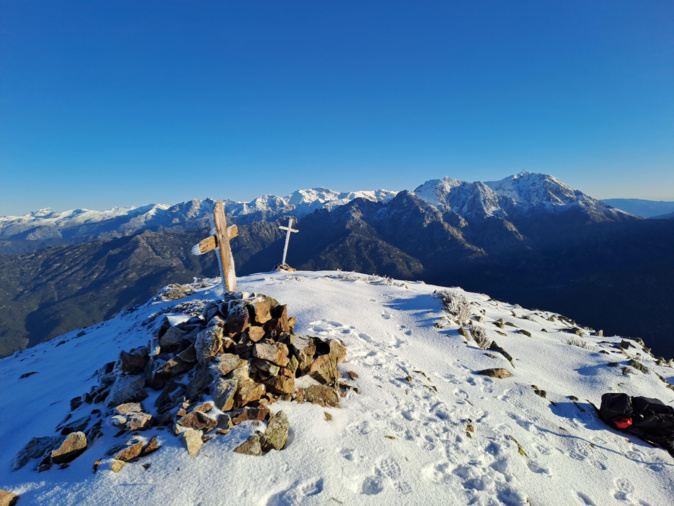 La photo du jour : Punta d'Isa et ses deux croix
