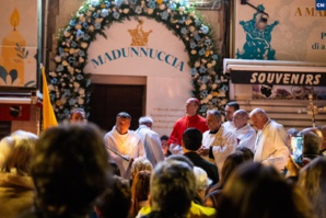 EN IMAGES - Procession et veillée de la Madunnuccia à Ajaccio : Une célébration empreinte de ferveur 