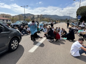 À Ajaccio et Bastia, les infirmiers libéraux de nouveau dans la rue pour plus de reconnaissance À Ajaccio et Bastia, les infirmiers libéraux de nouveau dans la rue pour plus de reconnaissance
