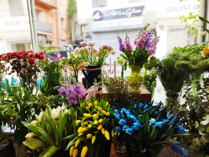 Les fleurs viennent des Pays-Bas.