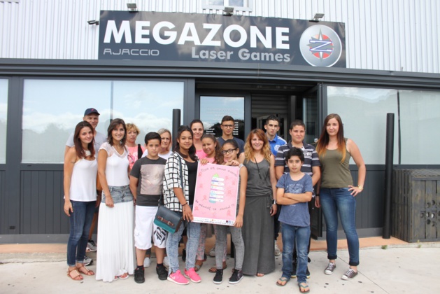 les participants au concours d'affiches d'Aiutu Corsu et de la FALEP2A