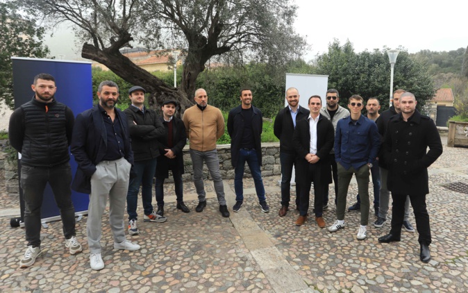 h0Les militants de Mossa Palatina rassemblés autour de Nicolas Battini (Photo Mario Grazi) h0Les militants de Mossa Palatina rassemblés autour de Nicolas Battini (Photo Mario Grazi)