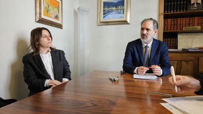 Les deux avocats qui ont organisé la visite