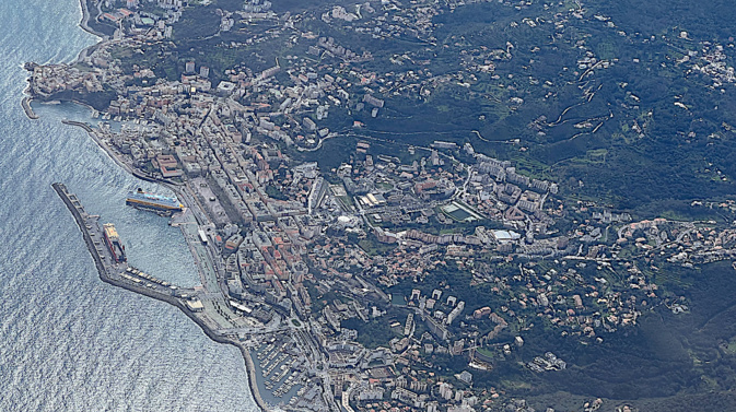 La photo du jour : vol au-dessus de Bastia