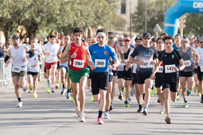 Plus de 700 concurrents se sont élancés au départ de la 33e édition du marathon d'Ajaccio Plus de 700 concurrents se sont élancés au départ de la 33e édition du marathon d'Ajaccio