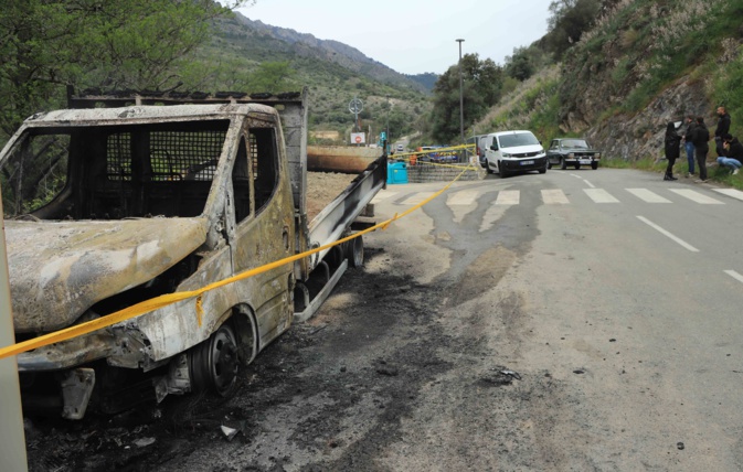 Corte : 3 engins de chantier incendiés à Baliri