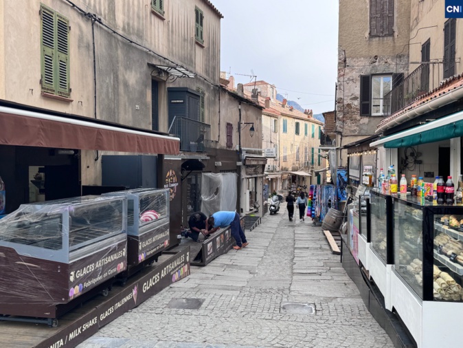 Calvi : Les premiers touristes de la saison débarquent en Balagne Calvi : Les premiers touristes de la saison débarquent en Balagne