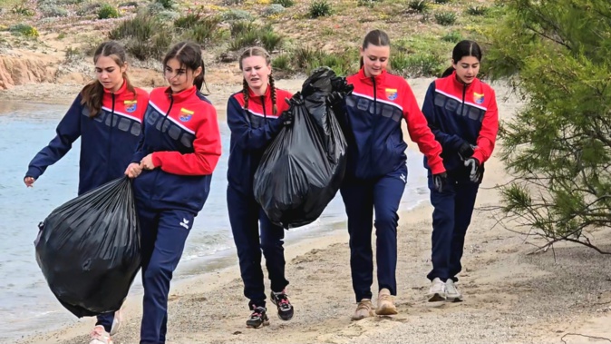 Bonifacio : Plus de 4 tonnes de déchets retrouvés dans les fonds marins du golfe de Sant'Amanza Bonifacio : Plus de 4 tonnes de déchets retrouvés dans les fonds marins du golfe de Sant'Amanza