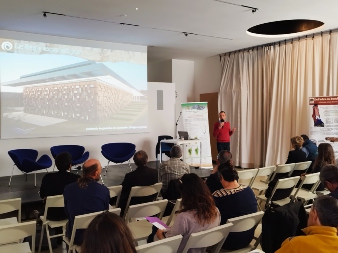 Les acteurs de la filière liège en Corse se sont réunis jeudi à Porto-Vecchio pour un séminaire. Les acteurs de la filière liège en Corse se sont réunis jeudi à Porto-Vecchio pour un séminaire.