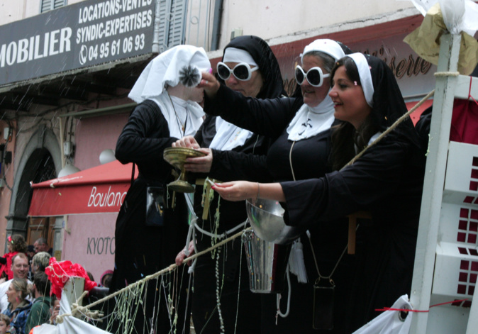 EN IMAGES - Grand succès populaire pour le carnaval de Corte EN IMAGES - Grand succès populaire pour le carnaval de Corte