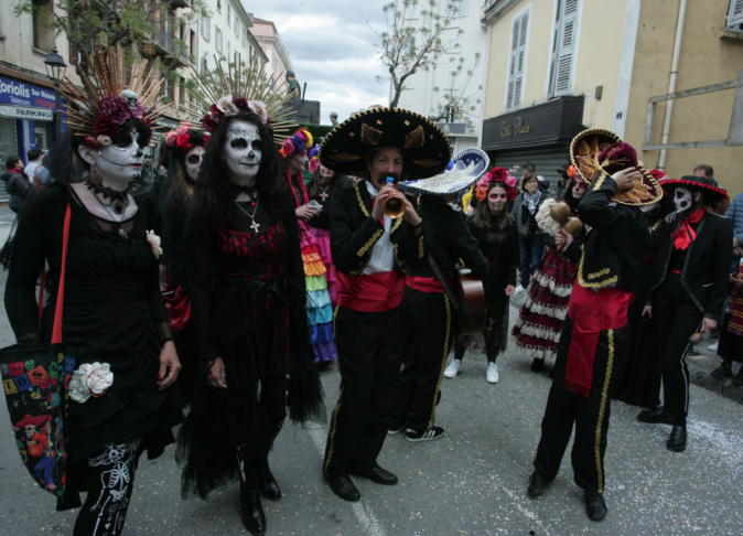 EN IMAGES - Grand succès populaire pour le carnaval de Corte