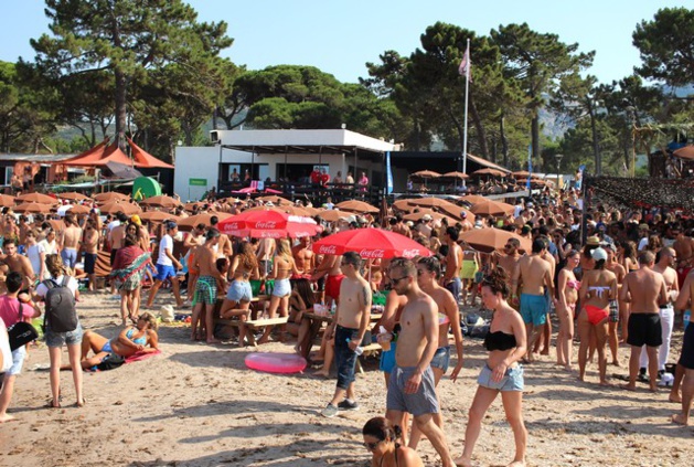 A "Calvi On The Rocks" les festivaliers s'éclatent sur les rythmes électroniques A "Calvi On The Rocks" les festivaliers s'éclatent sur les rythmes électroniques
