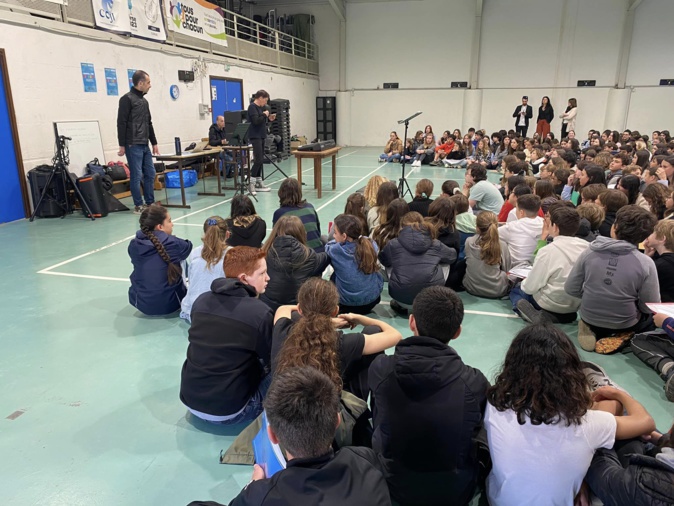 « Cullegiale » : 350 collégiens aux côtés des Muvrini le 28 mai 2024 au Palatinu d’Ajaccio « Cullegiale » : 350 collégiens aux côtés des Muvrini le 28 mai 2024 au Palatinu d’Ajaccio