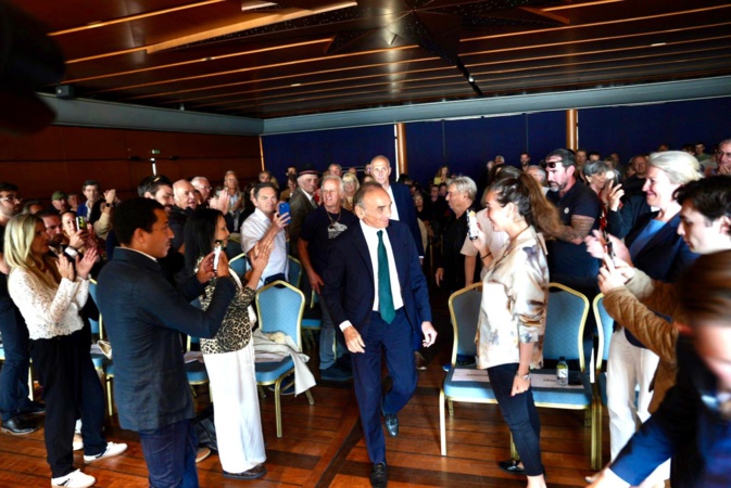 Le meeting au Palais des congrès d'Ajaccio Le meeting au Palais des congrès d'Ajaccio