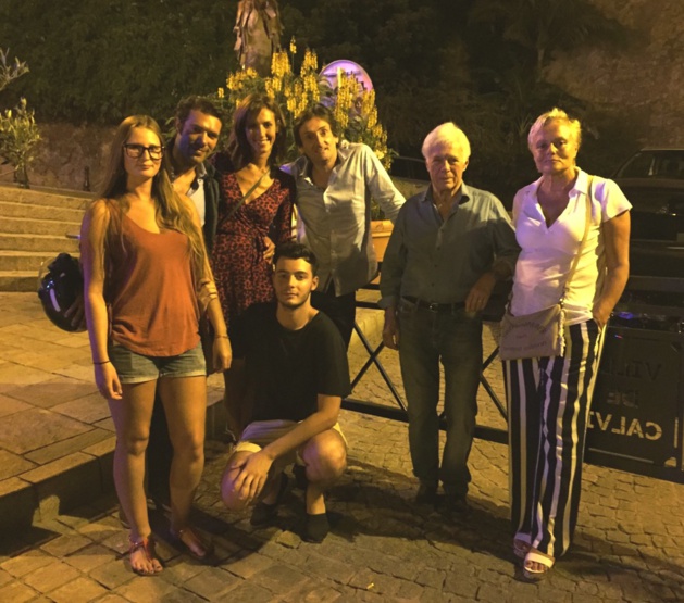 Muriel Robin, Pierre Palmade et la famille Bedos sur les quais de Calvi