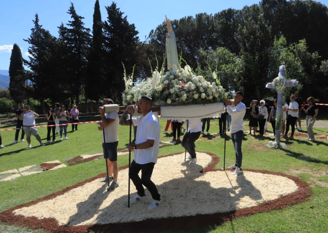 Corte : La ferveur à Saint-Jean pour Notre Dame de Fatima 