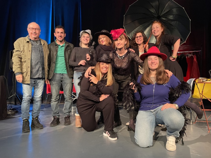 « Noir, strass et paillettes » avec A Truppa di Scola Citàdell Anima « Noir, strass et paillettes » avec A Truppa di Scola Citàdell Anima